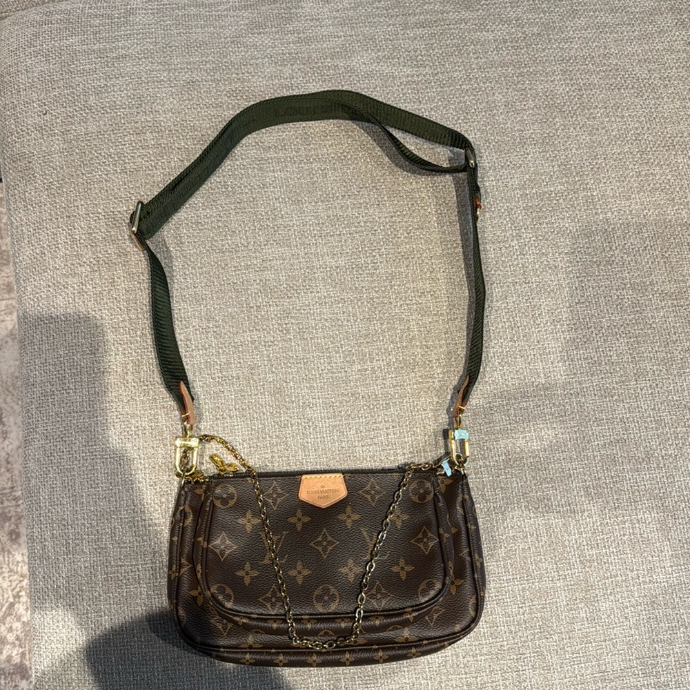 Louis Vuitton Pochette Accessoires Monogram Shoulder Bag